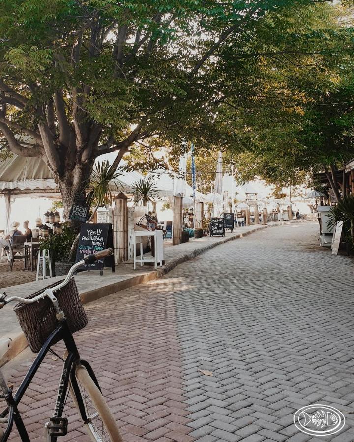 Scallywags Beach Club Gili Air Dış mekan fotoğraf