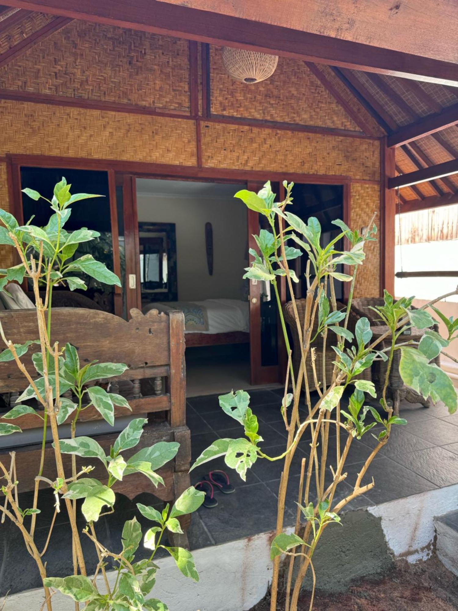 Scallywags Beach Club Gili Air Dış mekan fotoğraf