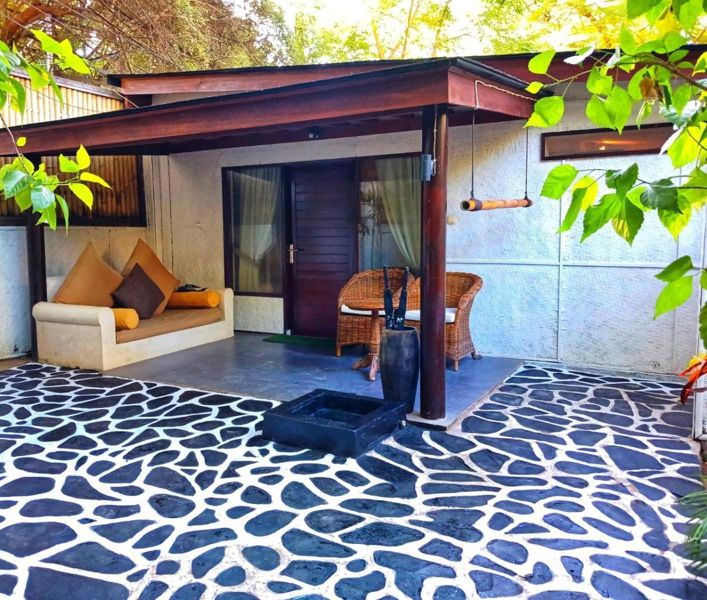 Scallywags Beach Club Gili Air Dış mekan fotoğraf