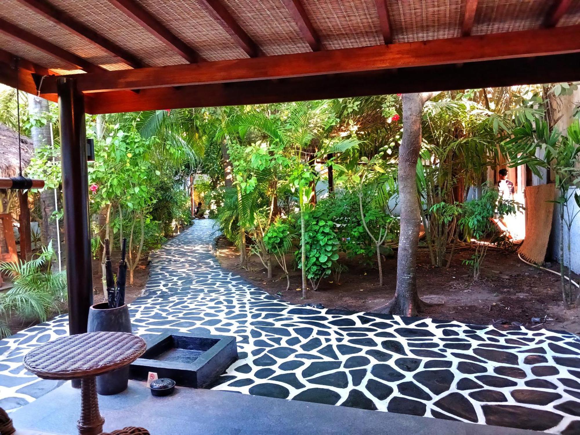 Scallywags Beach Club Gili Air Dış mekan fotoğraf
