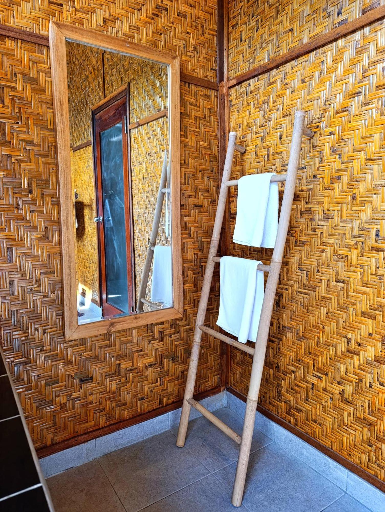 Scallywags Beach Club Gili Air Dış mekan fotoğraf