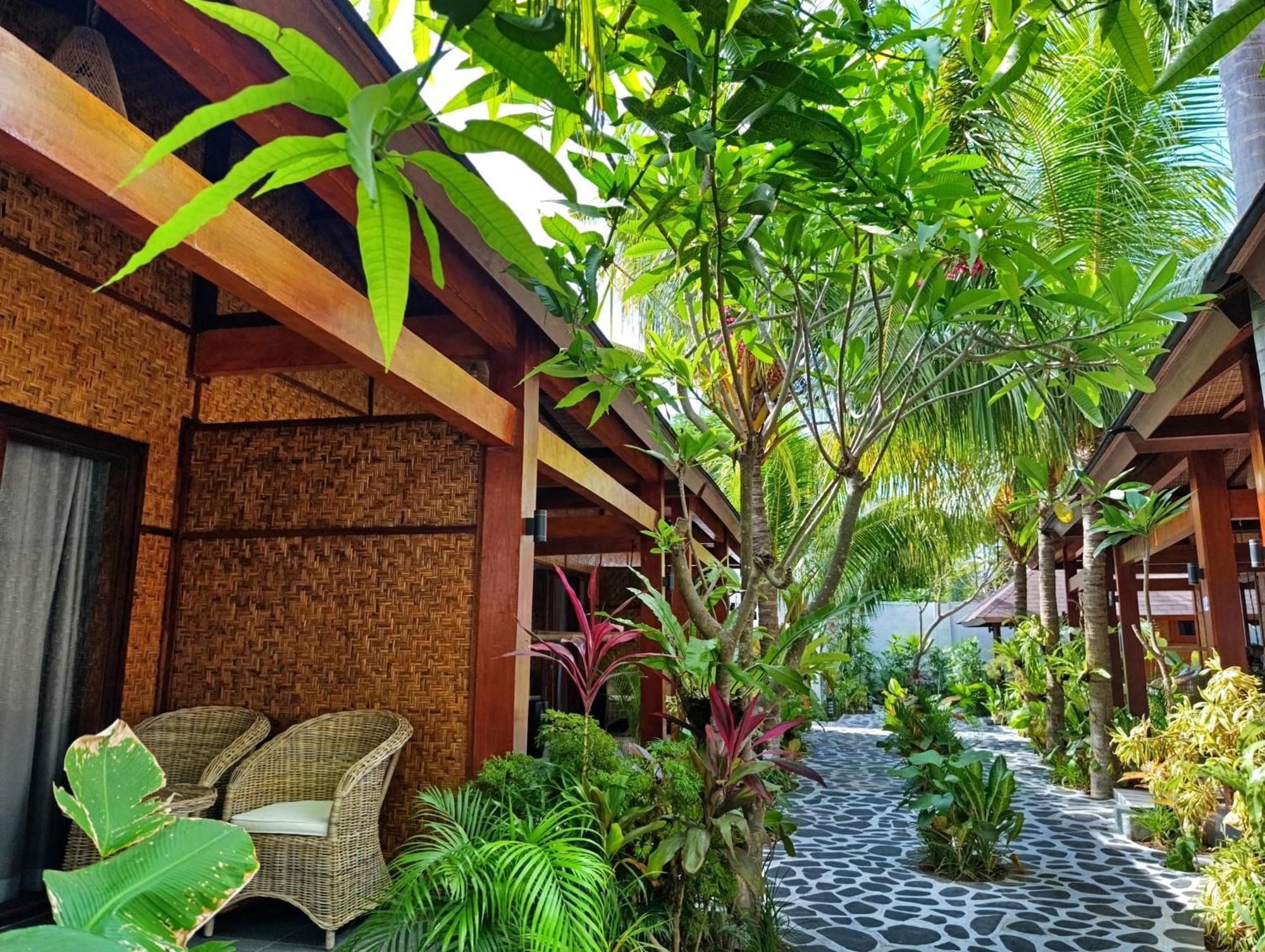 Scallywags Beach Club Gili Air Dış mekan fotoğraf